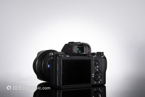 数码全画幅微单相机 专业摄影器材的革新选择
